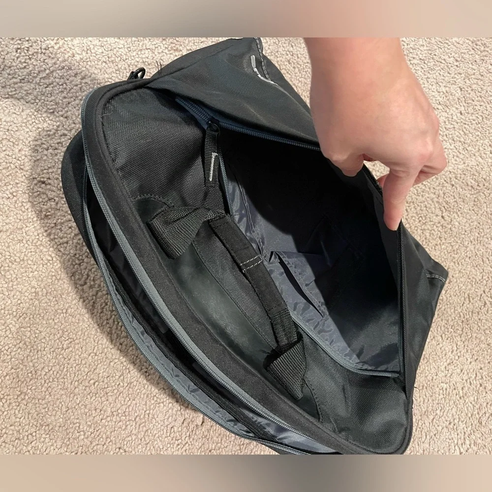 ASUS Black Nereus Carry Laptop Bag with Adjustable Removable Strap